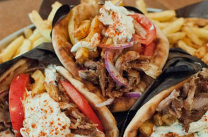 Το σουβλάκι ακριβαίνει συνεχώς, με την τιμή του να προσεγγίζει τα 4 ευρώ