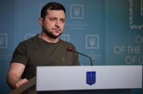 Ζελένσκι: Επιμένει στη ζώνη απαγόρευσης πτήσεων 