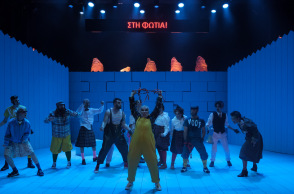 Ηθοποιοί στην παράσταση «Η Φάρμα των Ζώων» του Εθνικού Θεάτρου