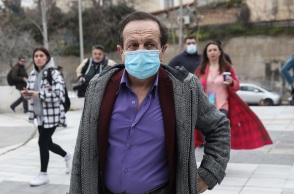 Δίκη Φιλιππίδη: Ενταση ανάμεσα στον γιο του και τον Σπύρο Μπιμπίλα στο δικαστήριο