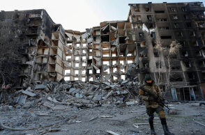 Ρωσία-Γαλλία (2): Ο πρόεδρος Πούτιν ζητά να καταθέσουν οι Ουκρανοί τα όπλα για να σταλεί ανθρωπιστική βοήθεια στους άμαχους στη Μαριούπολη	