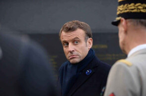 Ο Εμανουέλ Μακρόν διεκδικεί δεύτερη προεδρική θητεία στις γαλλικές εκλογές του Απριλίου