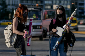 Πάσχα 2022 με μάσκα και πιστοποιητικό εμβολιασμού, σύμφωνα με την εισήγηση που έκανε η Επιτροπή Εμπειρογνωμόνων