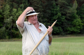 Ο Ζεράρ Ντεπαρντιέ δεν στηρίζει πλέον τον Βλαντίμιρ Πούτιν μετά τη ρωσική εισβολή στην Ουκρανία