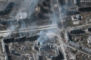 Κατεστραμμένα κτίρια στη Μαριούπολη