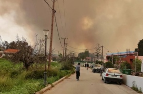 Ρόδος: Μεγάλη φωτιά στην περιοχή Σορωνή