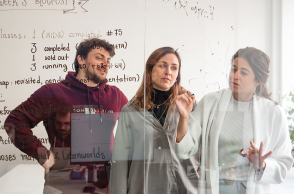 Οι Αλέξανδρος Πιθαμίτσης, Άννα Νατσβλισβίλι, Βασιλική (Ίλια) Τζωρτζοπούλου από το Morphoses