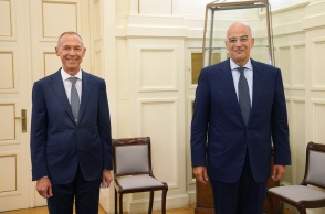 Ο υπουργός Εξωτερικών, Νίκος Δένδιας, με τον Πρέσβη της Ρωσικής Ομοσπονδίας στην Ελλάδα, Αντρέι Μάσλοβ 