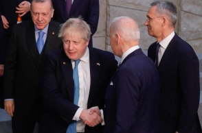 Ουκρανία: Τζόνσον και Μπάιντεν συζήτησαν για την ενίσχυση της βοήθειας