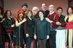 «Τα τέσσερα πόδια του τραπεζιού» του Καμπανέλλη στο Θέατρο Πρόβα 