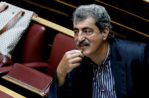 Ο Παύλος Πολάκης επιτέθηκε στη Νάντια Γιαννακοπούλου η οποία ψήφισε υπέρ της άρσης ασυλίας του