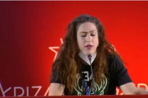 Συνέδριο ΣΥΡΙΖΑ: Η συγγνώμη της τρανς ακτιβίστριας για το προσβλητικό σχόλιο σε βάρος της Φώφης Γεννηματά