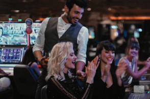 Φωτογραφία από την καμπάνια των Regency Casinos.