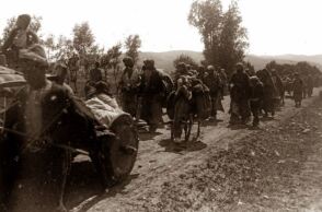 Καραβάνι Αρμενίων από το χωριό Σουσεχίρ του Ερζουρούμ προς την έρημο της Συρίας