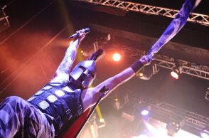 Στιγμιότυπο από τη συναυλία των Sabaton στην Αθήνα, τον Μάρτιο του 2017