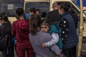 Ουκρανία: «Άμαχοι παραμένουν εγκλωβισμένοι στην κόλαση της Μαριούπολης»