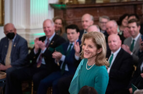 Η Καρολάιν Κένεντι είναι κόρη του Τζον Κένεντι, του 35ου Αμερικανού προέδρου, ο οποίος δολοφονήθηκε στο Ντάλας