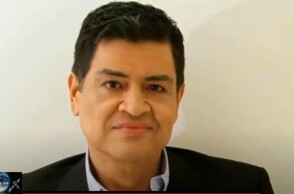 Ο δημοσιογράφος Λουίς Ενρίκε Ραμίρες 