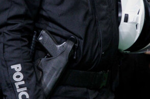 «Φτερά» έκανε το όπλο αστυνομικού από το σπίτι του στον Βύρωνα