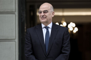 Ο Νίκος Δένδιας, υπουργός Εξωτερικών, ανακοίνωσε ότι η ελληνική πρεσβεία στο Κίεβο άνοιξε ξανά