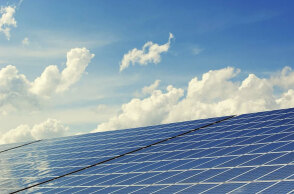 Το μεγαλύτερο ηλιακό πάρκο της Ευρώπης στην Πορτογαλία θα δίνει ρεύμα σε 1.500 οικογένειες