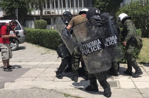 Προσαγωγή ατόμου κατά τα επεισόδια στο ΑΠΘ