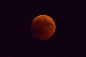 Ματωμένο φεγγάρι