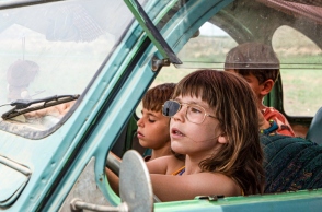 "Οι ροδακινιές του Αλκαράς" της Κάρλα Σιμόν