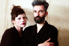 "Το όνειρο ενός γελοίου", Έφη Μπίρμπα, Άρης Σερβετάλης