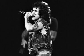 O Bon Scott ήταν η «φωνή» των AC/DC μέχρι τον ξαφνικό θάνατό του το 1980