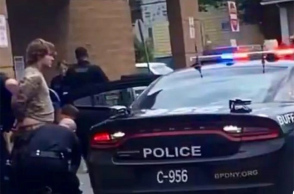 Ένοπλη επίθεση σε σούπερ μάρκερ στο Μπάφαλο