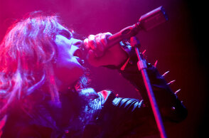 Στιγμιότυπο από τη συναυλία των Cradle Of Filth στην Αθήνα το 2000