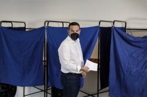 Άνοιξαν οι κάλπες στον ΣΥΡΙΖΑ-ΠΣ: Ψήφισε ο Αλέξης Τσίπρας