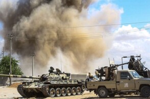 Μάχες σε εξέλιξη καθώς η διορισμένη από το κοινοβούλιο κυβέρνηση λέει πως μπήκε στην Τρίπολη