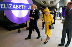 Η βασίλισσα Ελισάβετ πήγε στο Μετρό του Λονδίνου