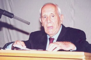 Ο χειρούργος και βουλευτής Ορέστης Παπαστράτης πέθανε σε ηλικία 97 ετών