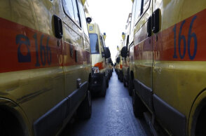 Με ασθενοφόρο του ΕΚΑΒ μεταφέρθηκε το μωρό που σκοτώθηκε σε τροχαίο στην Ελασσόνα