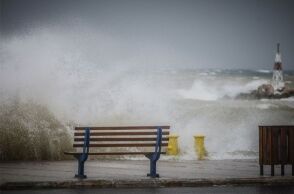 Η κακοκαιρία εξπρές φέρνει θυελλώδεις ανέμους στα πελάγη