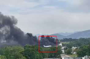 Η φωτιά στη Γενεύη κοντά στο αεροδρόμιο και το αεροπλάνο που προσγειώνεται