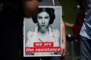 Πλακάτ σε διαμαρτυρία για τις αμβλώσεις που απεικονίζει την πριγκίπισα Λέια από το Star Wars