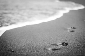 19χρονη στη Χαλκιδική κατήγγειλε τον βιασμό της σε παραλία