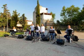 H Pfizer Hellas Band ξανά κοντά στην τρίτη ηλικία