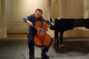 Ο Σεργκέι Πάβλοβιτς Ρολντούγκιν, τσελίστας και μαέστρος, λειτουργεί ως μεσάζοντας του Πούτιν, σύμφωνα με τον Λευκό Οίκο