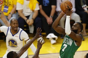 NBA Finals: Break των Σέλτικς στην έδρα των Γουόριορς για το 1-0