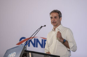 Ο πρωθυπουργός Κυριάκος Μητσοτάκης μιλά στο 13ο συνέδριο της ΟΝΝΕΔ