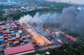Μπαγκλαντές: Τουλάχιστον 16 νεκροί, δεκάδες τραυματίες από πυρκαγιά