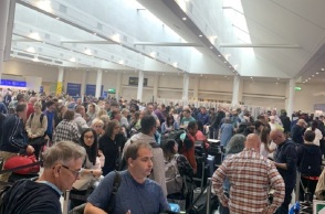 Βρετανία: Ακυρώσεις, καθυστερήσεις και απεργία στα μέσα μεταφοράς