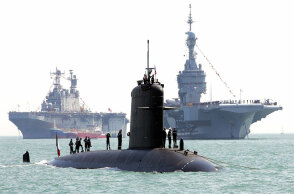 Γαλλικό υποβρύχιο σε ναυτική άσκηση