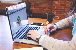 Αυξάνεται η επιδότηση στο πρόγραμμα για το «πρώτο ένσημο»