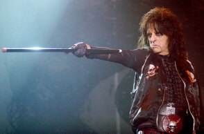 Στιγμιότυπο από συναυλία του Alice Cooper